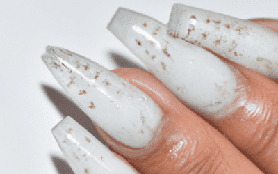 Nageltrend 2023: Fingernägel im Sensorial Nails Style